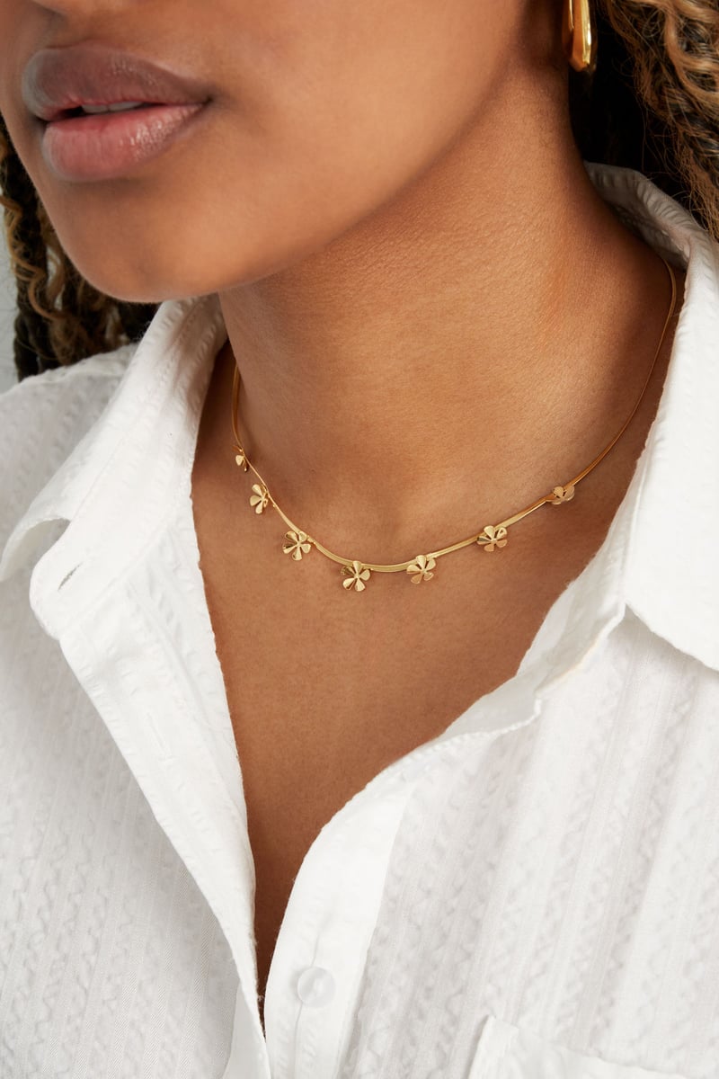 island flower necklace