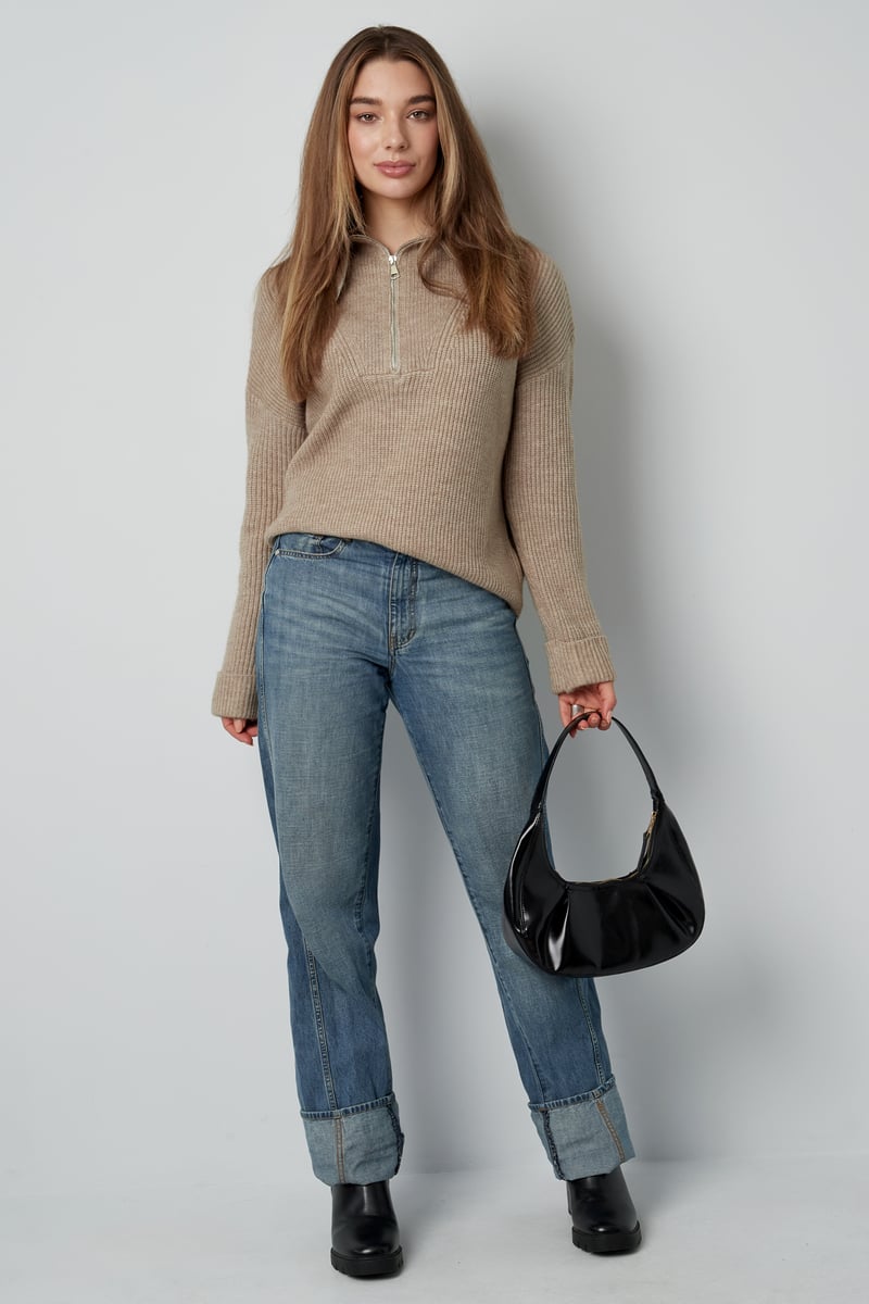 Neutral knit sweater - black