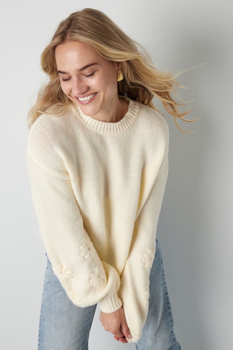 Lovely floral touch sweater - gray