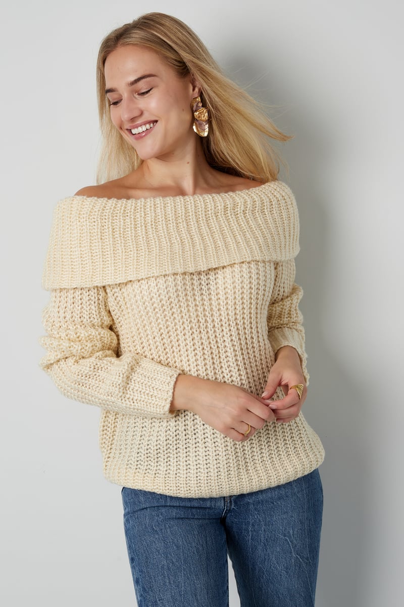 Off-the-shoulder Sweater