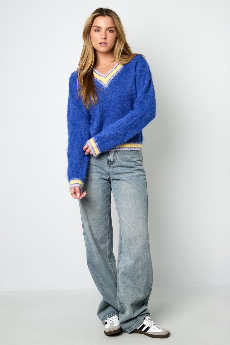 Sporty Knit V Neck