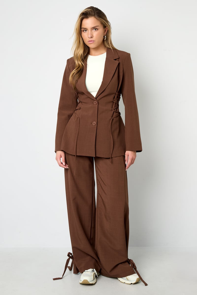 Pants with bows